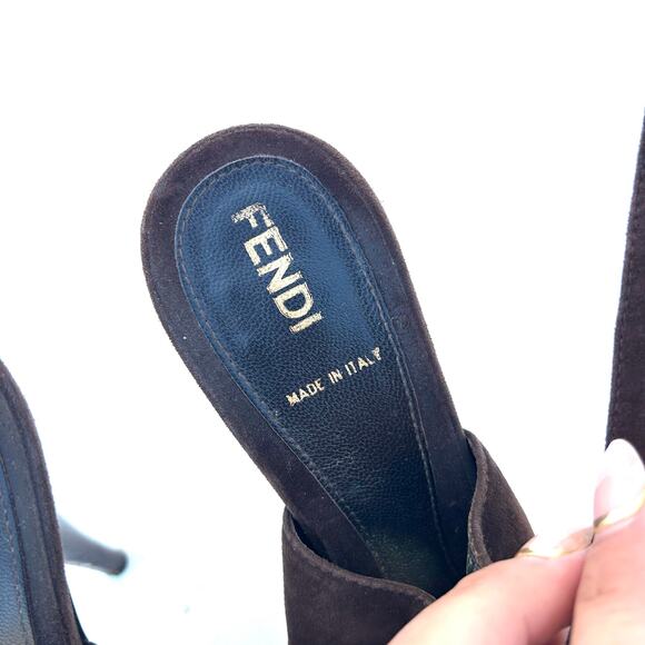 Vintage Y2K Fendi Chocolate Brown Suede Platform Peep Toe Heels 6.5 Pumps 36.5 - Picture 2 of 9